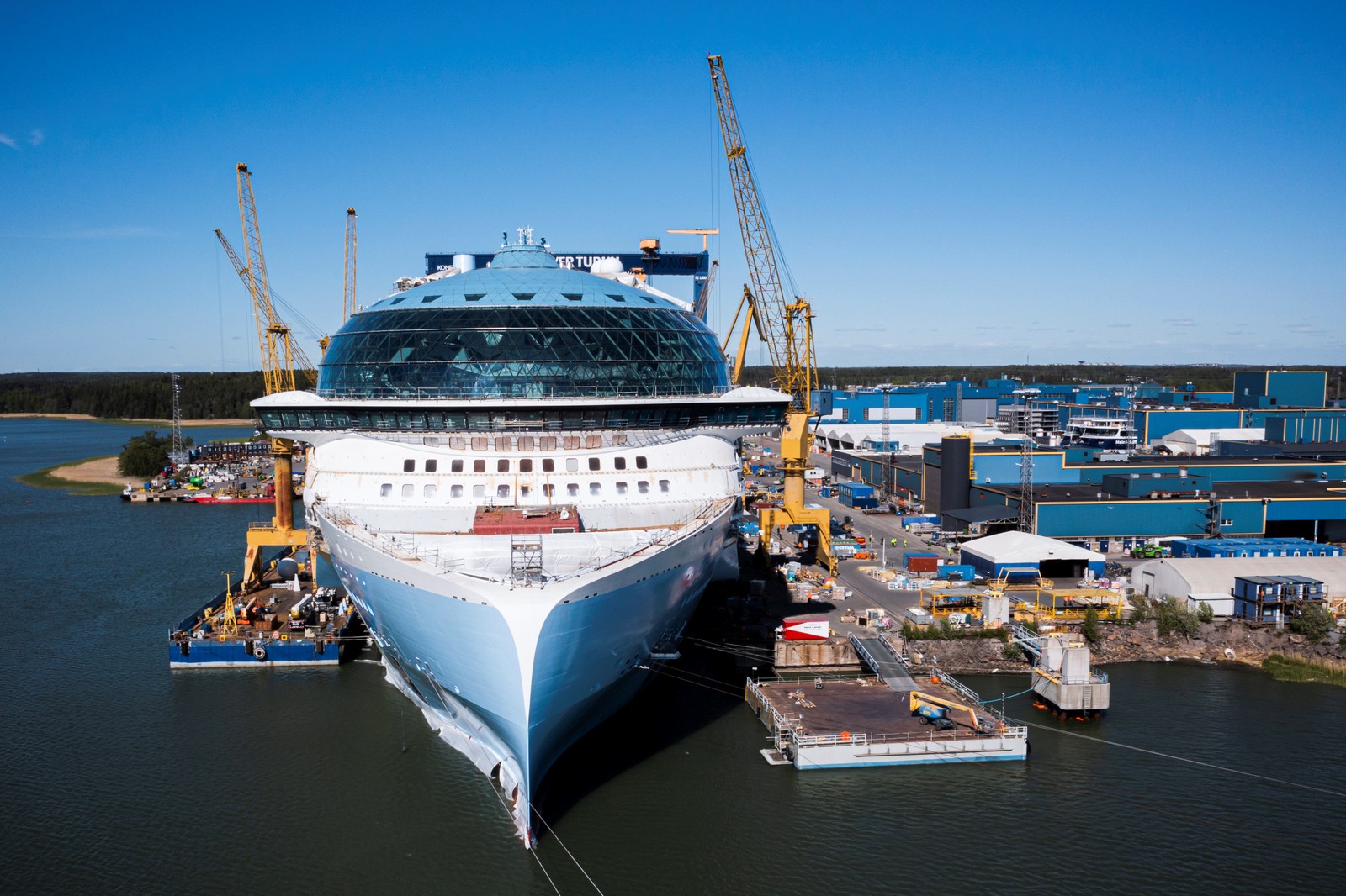 Icon of the Seas foi construído na Finlândia — Foto: Jonathan NACKSTRAND / AFP