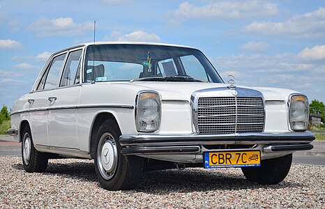 Mercedes-Benz W115 220D (1973)