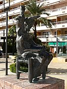 Don Quijote sentado. Sculpture by Salvador Dalí