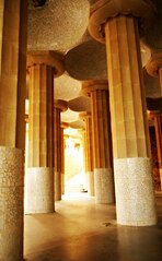 Blick in den Säulensaal im Park Güell