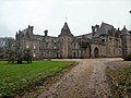 Le château de Keruzoret : vue d'ensemble depuis le parc du château 2