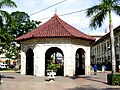 Magellan's Cross exterior