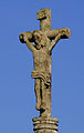 Le calvaire près de l'église paroissiale Saint-Hernin, crucifix sommital 1