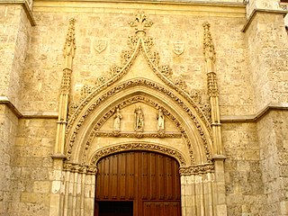 Arco conopial de las Claras en Palencia
