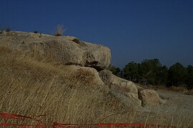 Dolmen of Viera entrance - side view.JPG