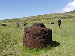 Easter Island (16678950305).jpg