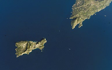 Capri and Punta Campanella. Deutsch: Südwestspitze der Halbinsel mit Punta Campanella und Capri