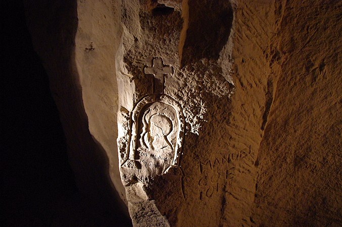 5: Sculpture in the carrière de Froidmont, by an American soldier in 1918