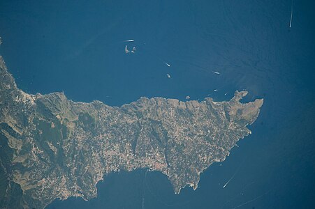Massa Lubrense, Positano (in the upper left), Sorrento (middle) and the Penisola sorrentina from above, view of villages and coasts from ISS