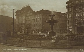 Hannover, Niedersachsen - Ernst-August-Platz (3) (Zeno Ansichtskarten).jpg