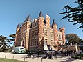 Les façades nord et ouest du château du Nessay à Saint-Briac-sur-Mer en Ille-et-Vilaine.