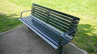 Long shot of the bench (OpenBenches 5820-1).jpg