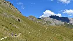 Sur le chemin de randonnée allant d'Aiguilles aux lacs du Malrif