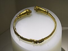 Gold jewellery, 200-300 AD, AM Agrigento, 121013.jpg