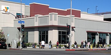 Produce distribution line, Los Angeles 2.jpg