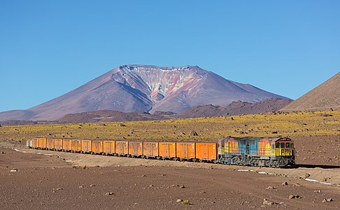 FCAB GT22CU 2401 and 2402 with Cerro Ascotan