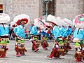 Thumbnail for File:Danza de matlachines en la Romería de la Asunción de Aguascalientes 26.jpg