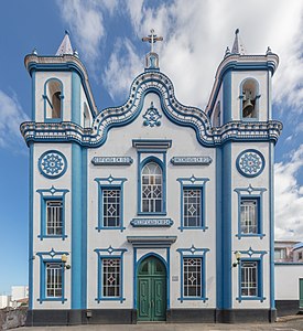 "Iglesia_del_Santo_Cristo,_Praia_da_Vitória,_isla_de_Terceira,_Azores,_Portugal,_2020-07-24,_DD_56.jpg" by User:Poco a poco