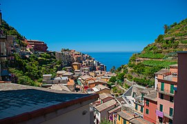 Town of Manarola, Cinque Terre, Italy seen from hill.jpg