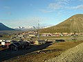 Thumbnail for File:Longyearbyen panorama.JPG