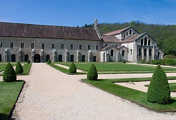 Chevet de l'église et façade orientale du dortoir et de la salle capitulaire, Abbaye de Fontenay, Bourgogne