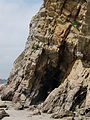 Une des grottes de Kersiguénou 2 (en Crozon) à proximité de la plage de Kerloc'h (en Camaret-sur-Mer)