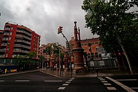 Barcelona - Carrer de Sant Antoni Maria Claret - View WNW on Hospital de la Santa Creu i Sant Pau 1902-13 by Lluís Domènech i Montaner.jpg