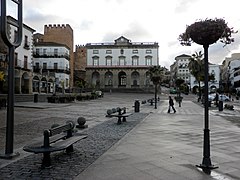 Centro histórico de Cáceres (9840732203).jpg