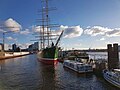 Die Rickmer Rickmers ist ein dreimastiges stählernes Frachtsegelschiff, das heute als Museums- und Denkmalschiff in Hamburg liegt.