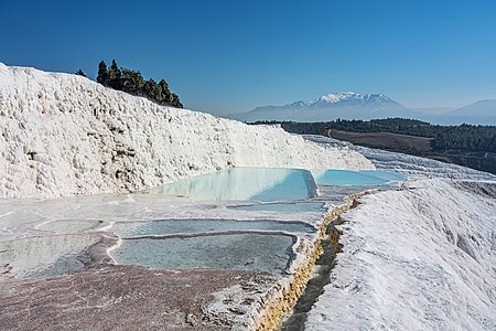 "TR_Pamukkale_White_Terraces_asv2020-02_img16.jpg" by User:A.Savin