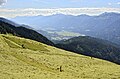 English: Haymaking on the Mussen alp with view at Koetschach Deutsch: Heuernte auf der Mussen mit Blick auf Kötschach