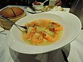 Baked shrimp Yi Main with broth soup