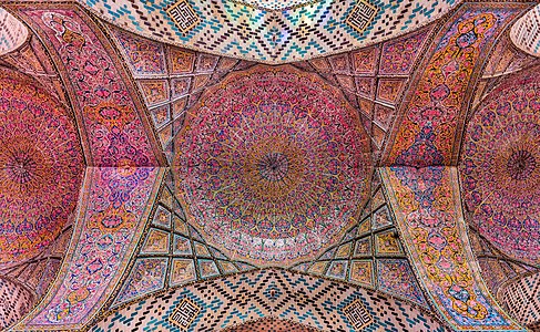 "Mezquita_de_Nasirolmolk,_Shiraz,_Irán,_2016-09-24,_DD_57-59_HDR.jpg" by User:Poco a poco