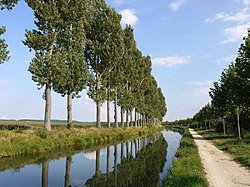 Canal de l'Ourcq pres de Vignely