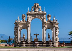 Fontana del Gigante Naples.jpg