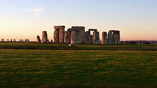 Stonehenge at sunset 03.jpg