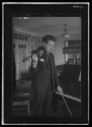 Heifetz LCCN2014710013.jpg