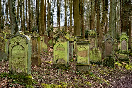 "Waibstadt_-_Jüdischer_Friedhof_-_mittlerer_Teil_-_Ansicht_vom_Hauptweg_1.jpg" by User:Aristeas