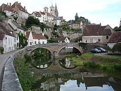 L'Armançon à Semur-en-Auxois