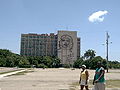 Italiano: Il Ministero degli Interni del governo Cubano, a La Habana, su cui è presente il famoso ritratto di Che Guevara