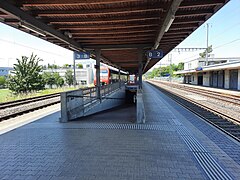 Bassersdorf railway station 3.jpg