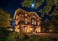 "Tikkurila_Old_railway_station_or_city_museum_in_night_illumination_in_Tikkurila,_Vantaa,_Finland,_2022_October.jpg" by User:Ximonic