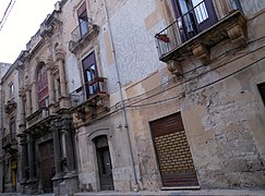 Facciata di Palazzo Sanseverino (già Fardella), vista da via Libertà (già via Gallo).jpg