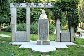 Monumento a Francisco de Paula Marti - Parque del Retiro - Madrid 01.jpg