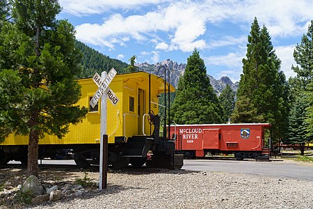 "Railroad_Park_Resort_in_Dunsmuir,_June_2021.jpg" by User:Frank Schulenburg