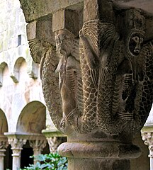 Sirenas de doble cola, monastero de Sant Pere de Galligants, Girona.