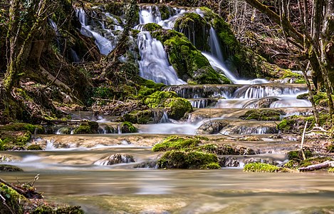 "Andoin_-_Cascadas_de_la_Tobería_-BT-_08.jpg" by User:Basotxerri