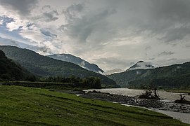 Кодора, вдали Сахарная голова - panoramio.jpg