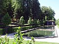 Saint-Goazec, parc du château de Trévarez : bassin et fontaine de la chasse et de la pêche (jardin italien )