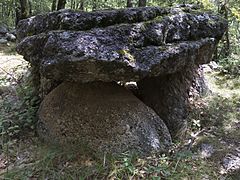 Dolmen (Cornudella de Valira-2b).jpg